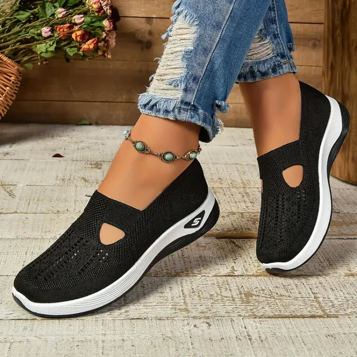 Scarpe donna leggere e traspiranti, modello slip-on sportivo, ottime per camminare e per il tempo libero.