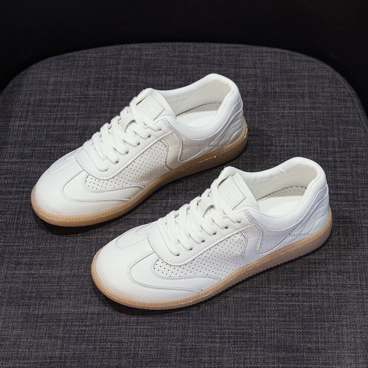 Scarpe donna sneakers casual platform gialle e bianche con punta tonda e dettagli traforati traspiranti.
