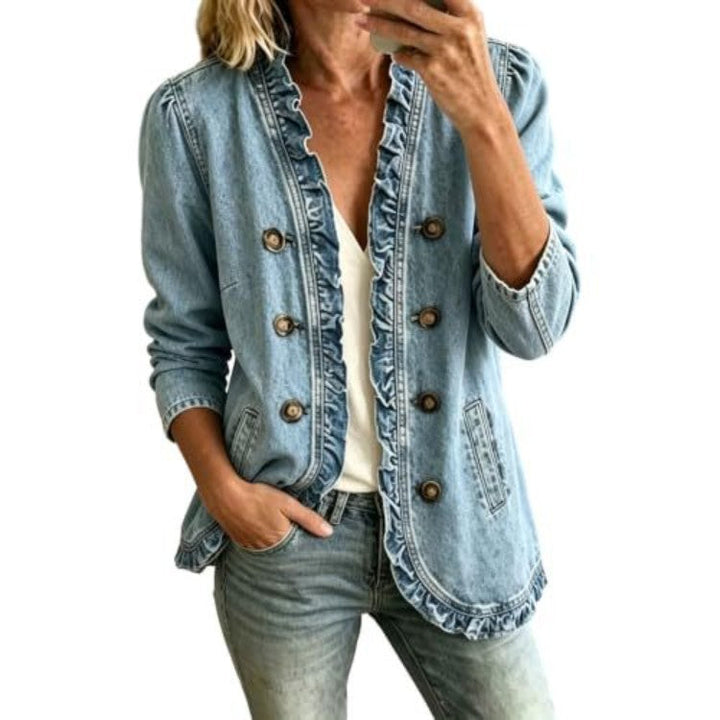 Elegante giacca denim donna con balza, un capospalla casual e di tendenza per la moda femminile.