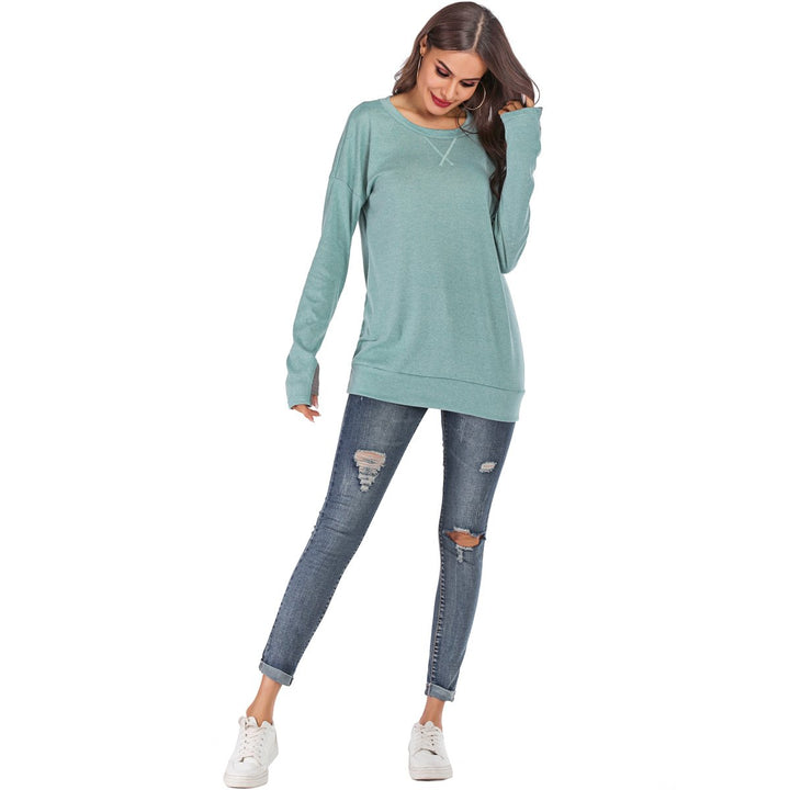 Maglione donna a tinta unita, maniche lunghe, vestibilità ampia per comfort quotidiano.
