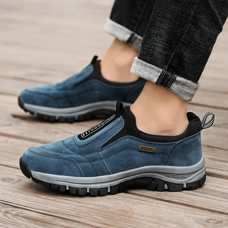 Scarpe ortopediche uomo nere con ammortizzazione per fascite plantare e suola antiscivolo. Migliora postura.