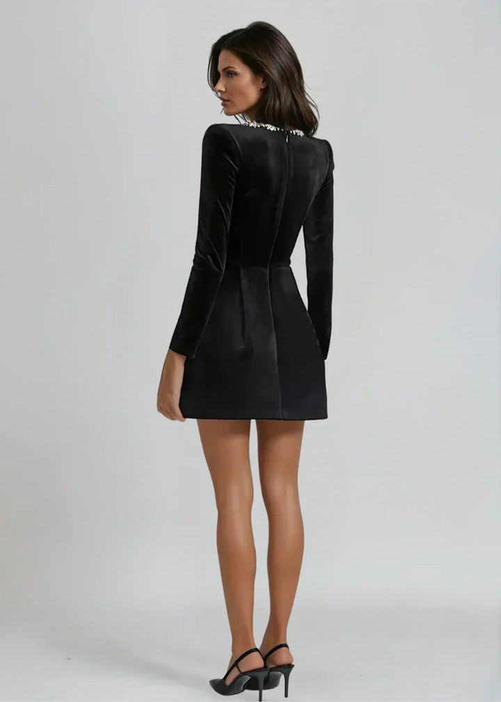 Abito elegante donna, maniche lunghe e scollo quadrato, lunghezza mini, ideale per eventi serali.