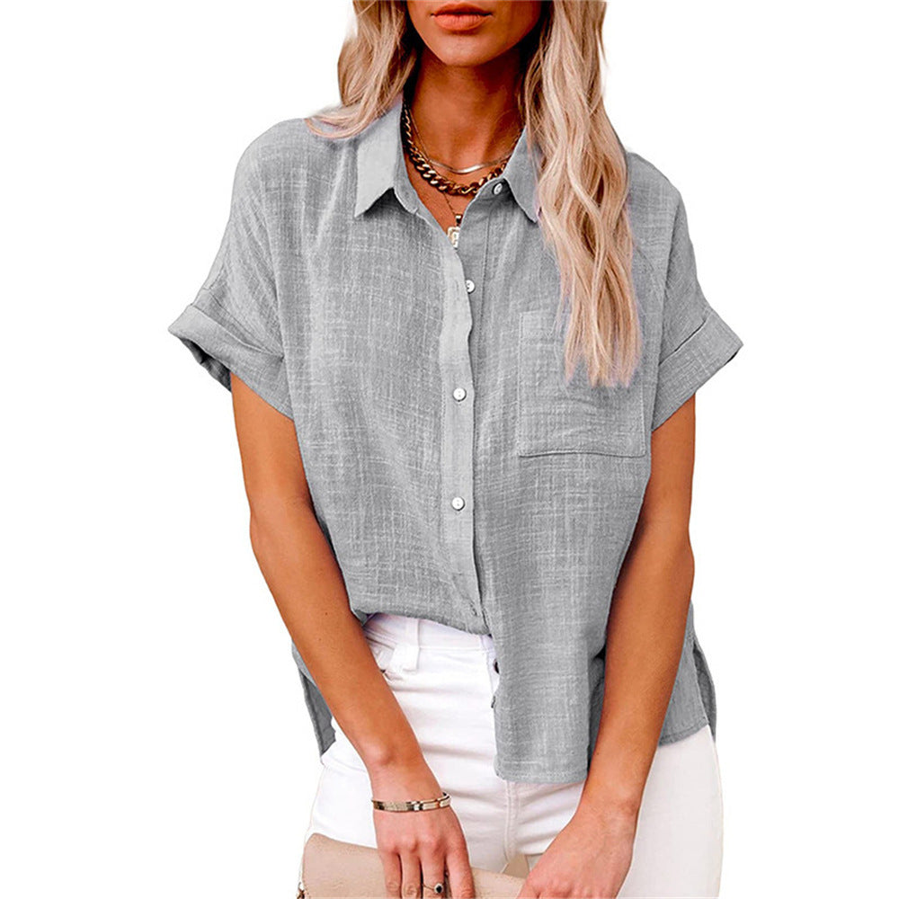 Camicia da donna a maniche corte in lino, look casual con bottoni. Perfetta per l'abbigliamento estivo.