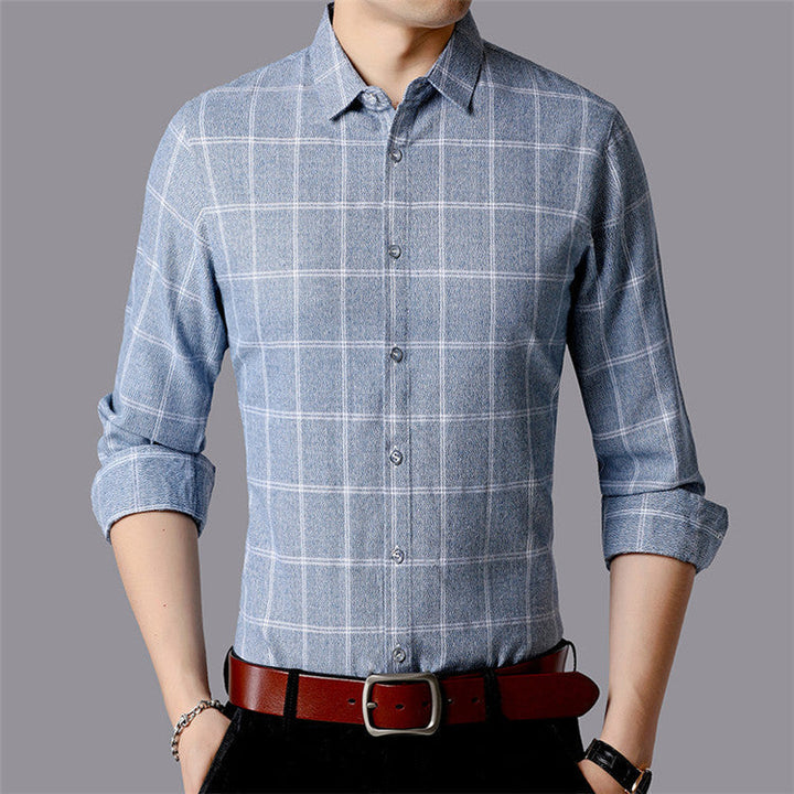 Camicia uomo casual/elegante a maniche lunghe con bottoni, disponibile grigio o blu cielo, vestibilità regolare.
