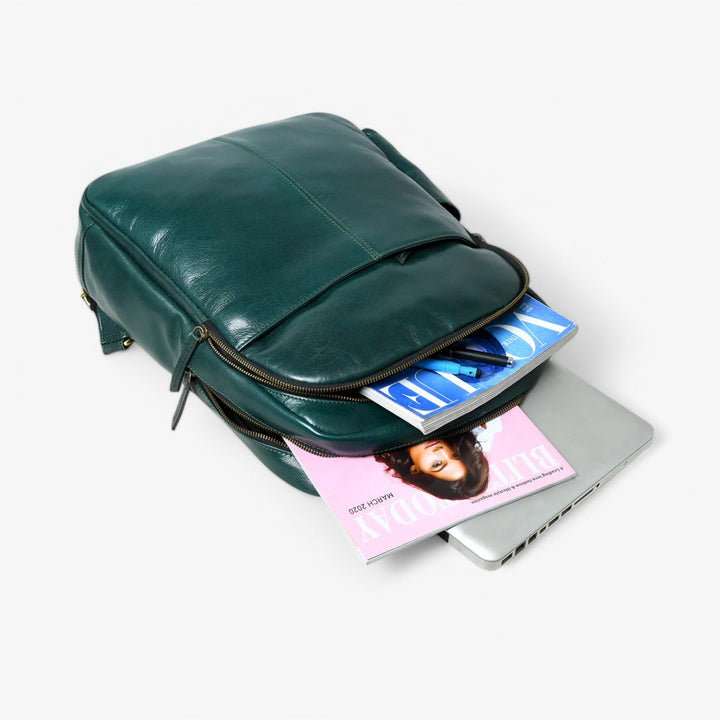 Zaino verde scuro donna, stile elegante e versatile. Un accessorio moda indispensabile.