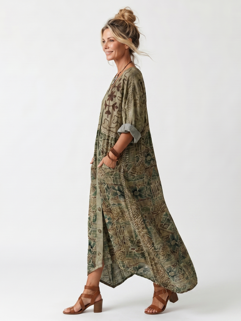 Abito verde floreale bohemien midi con bottoni frontali. Moda femminile oversize per primavera estate.