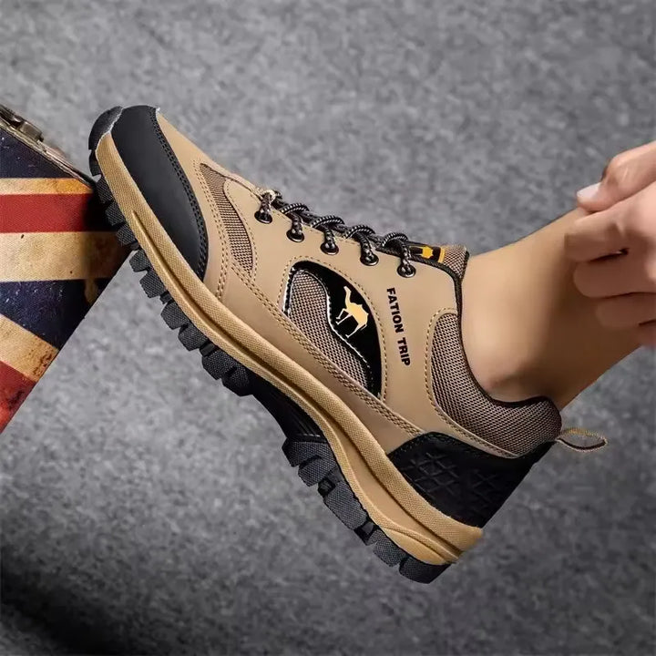 Scarpe comode uomo nere, ortopediche con supporto piede, stabilità e suola antiscivolo per il comfort quotidiano.
