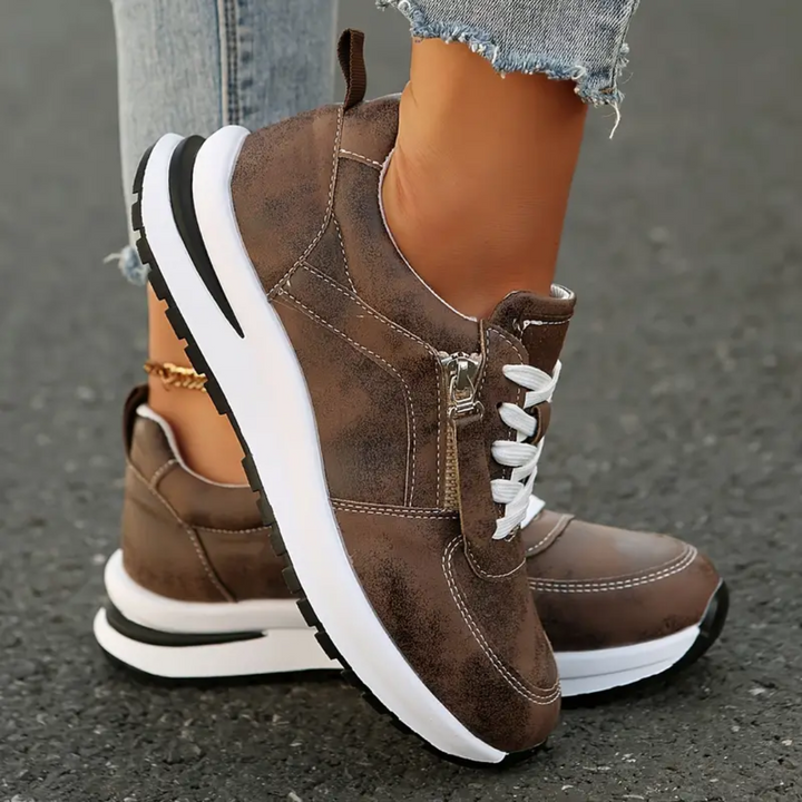 Scarpe sneakers donna Amelia marroni/nere. Calzature comode per un look casual e di tendenza ogni giorno.