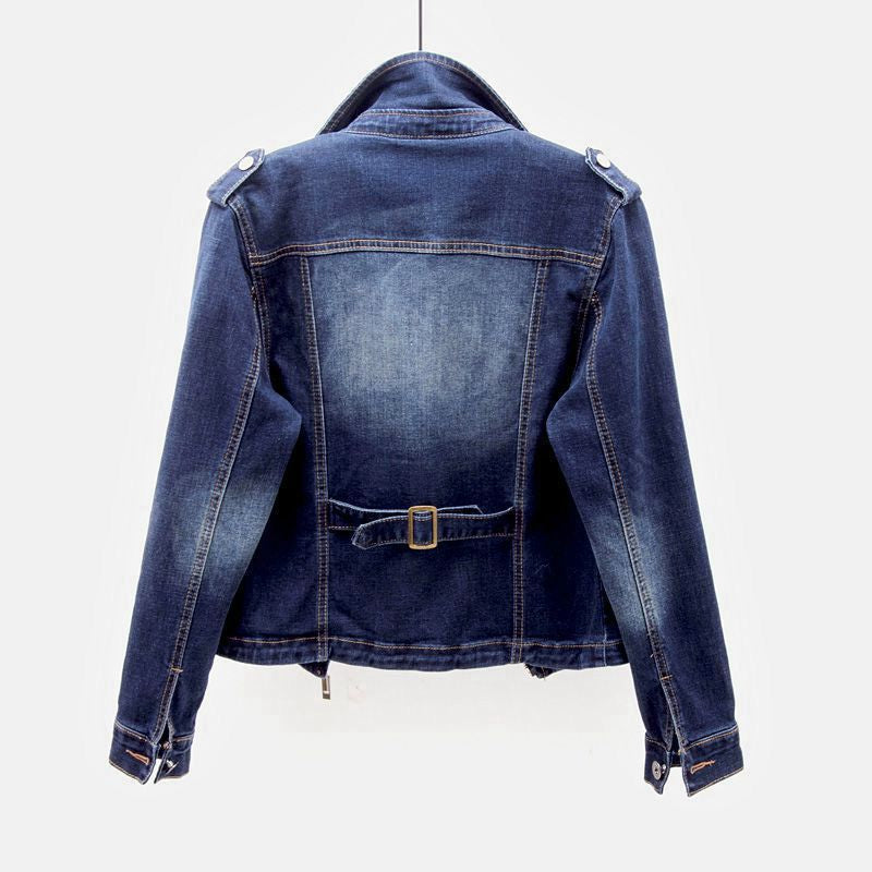 Giacca donna slim fit in denim, stile corto con cerniera, per un look moderno che unisce eleganza e casual.