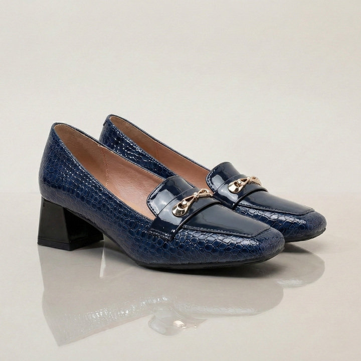 Décolleté donna eleganti bordò con punta quadrata e tacco largo. Perfette per ufficio o sera, uniscono moda e comfort.