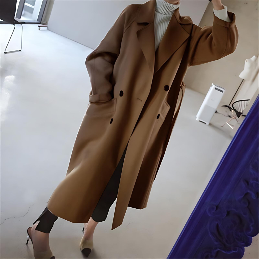 Abbigliamento femminile: cappotto trench invernale da donna, caldo e versatile per la moda autunnale.