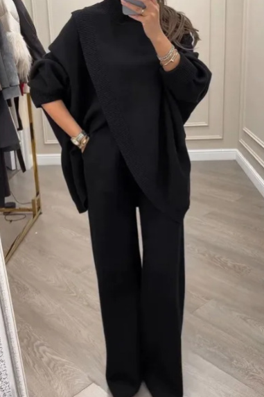 Set casual chic donna: pullover oversize di tendenza e pantaloni dritti versatili per look quotidiano.