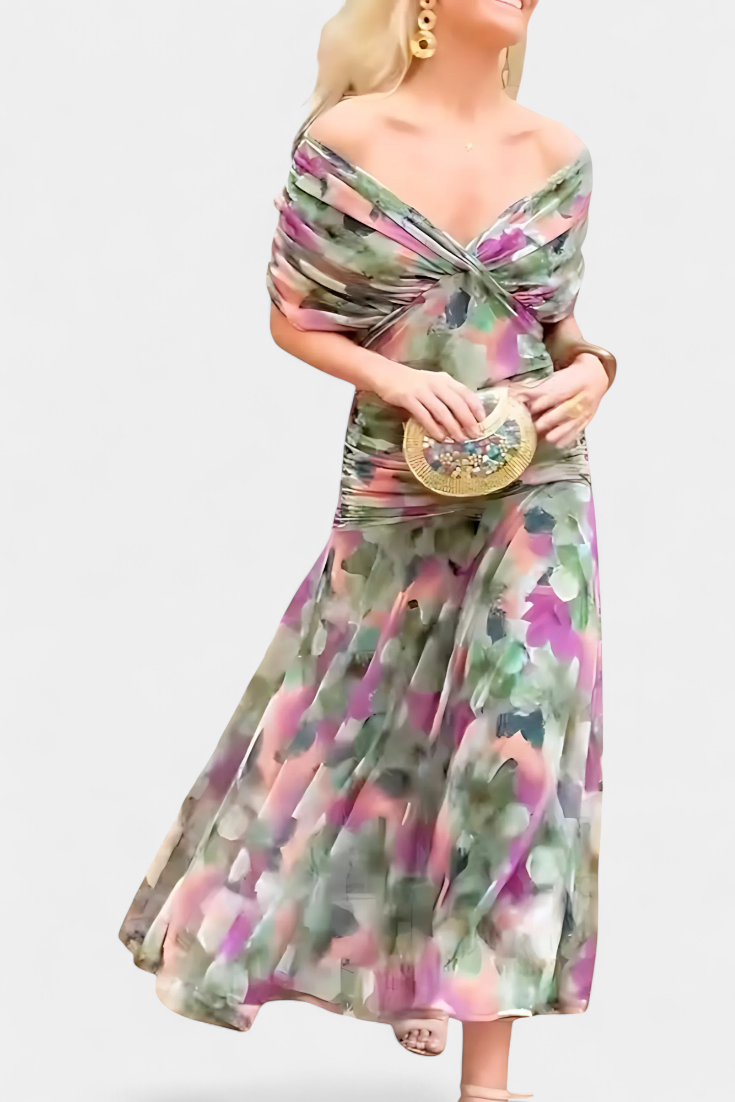 Abito fluido floreale con scollo a V per donna. Perfetto come vestito estivo o outfit romantico.