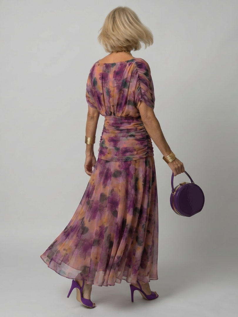 Abito da donna midi estivo, spalle scoperte, stile romantico per vacanze e tempo libero.