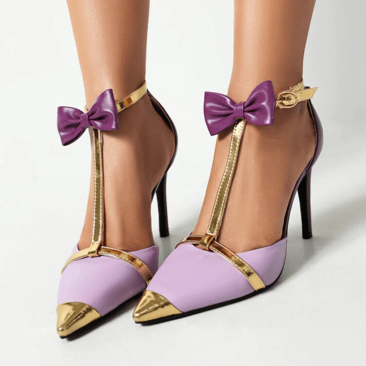 Scarpe eleganti décolleté donna con tacco a stiletto, punta affusolata e cinturino T-bar. Colore avorio.