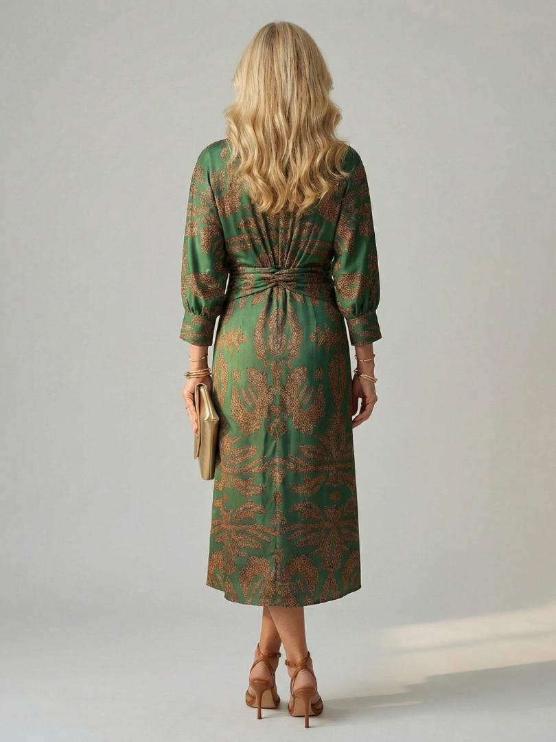 Moda estiva: abito midi incrociato, vestibilità comoda, ideale per ogni donna.