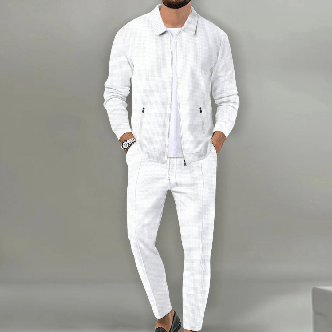 Loungewear uomo: set tuta completo con maglia a maniche lunghe e pantaloni, perfetto per relax e look casual.
