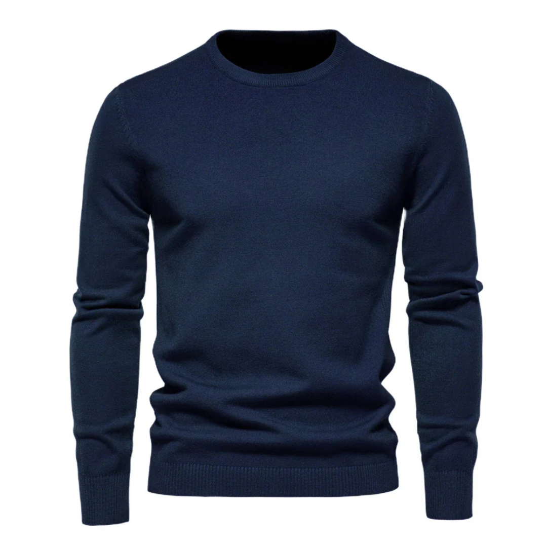 Dettaglio del maglione girocollo uomo, che mostra la texture e la lavorazione di alta qualità. Perfetto per ogni outfit.