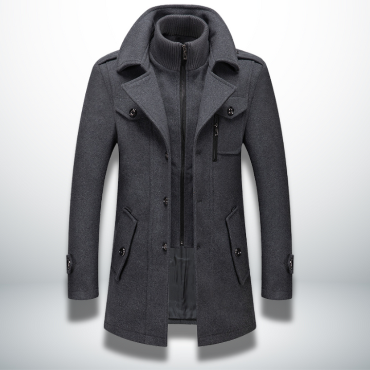 Cappotto da uomo invernale con doppio collo e zip frontale, essenziale per abbigliamento maschile.