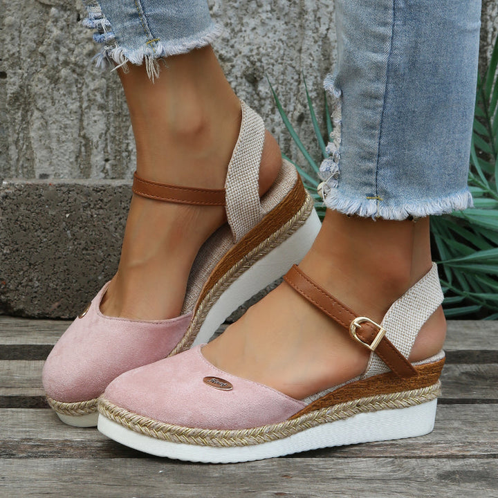 Moda donna: espadrillas ortopediche eleganti, con comfort per i piedi e supporto, ideali per ogni occasione estiva.