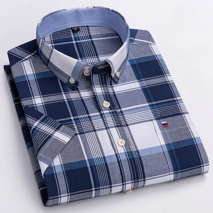 Camicia uomo elegante maniche lunghe, collezione inverno 25. Motivo classico per look distinti e moda ufficio.