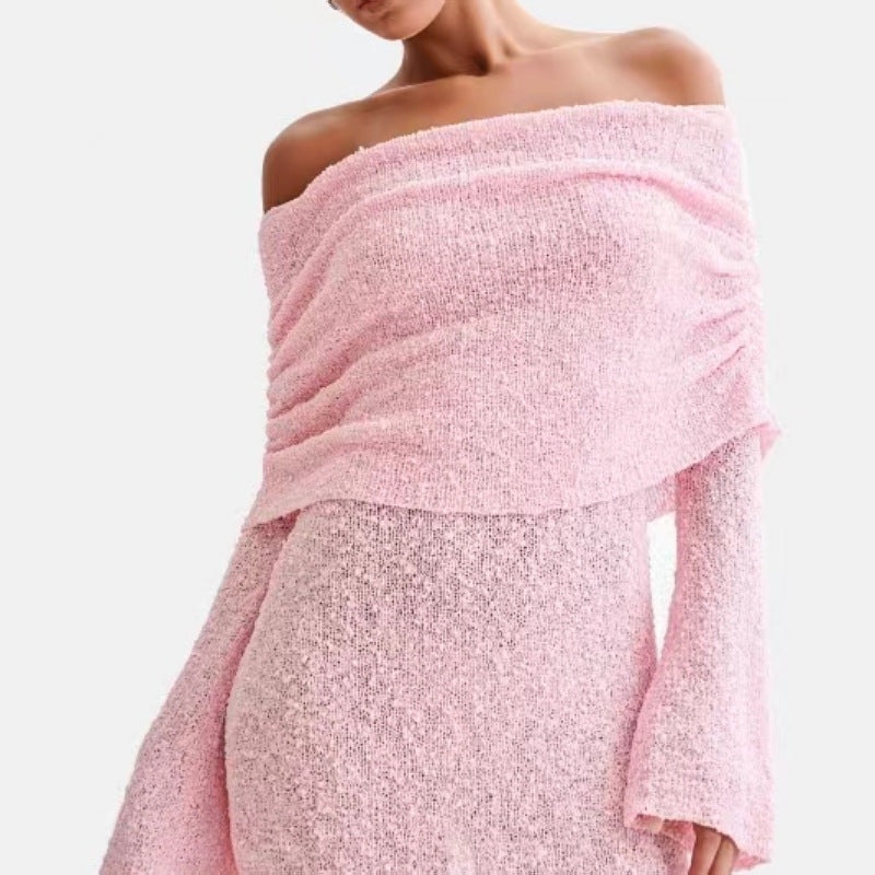 Elegante vestito mini donna con scollo a barca e maniche lunghe, perfetto per l'autunno.