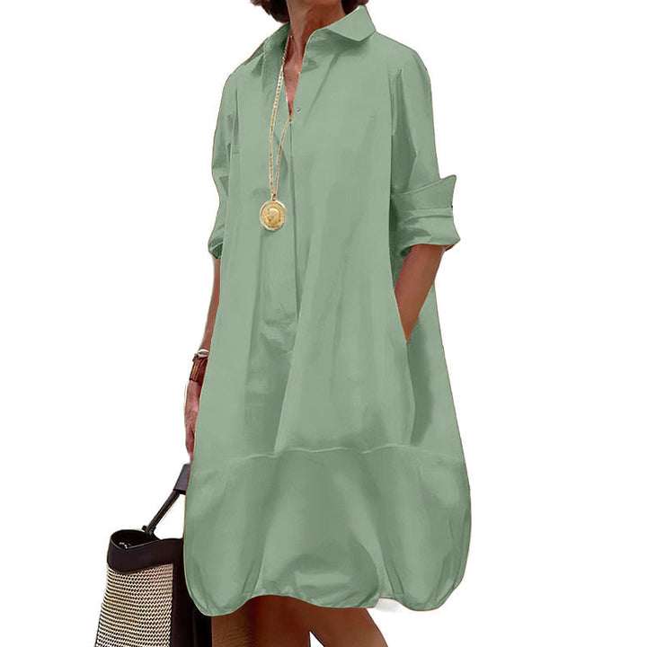 Vestito donna casual fresco, leggero e ampio, ideale per l'estate, con colletto e bottoni.