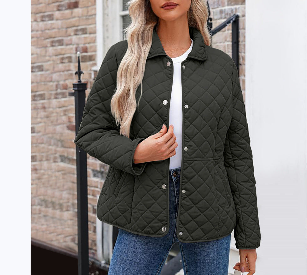 Giacca donna con collo rever, trapuntata e calda. Ideale per la moda autunno inverno, comoda ed elegante.