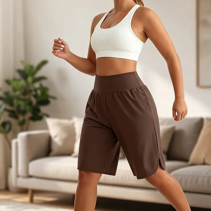 Comodi pantaloni corti donna a vita alta e al ginocchio, perfetti per il relax e un look versatile.