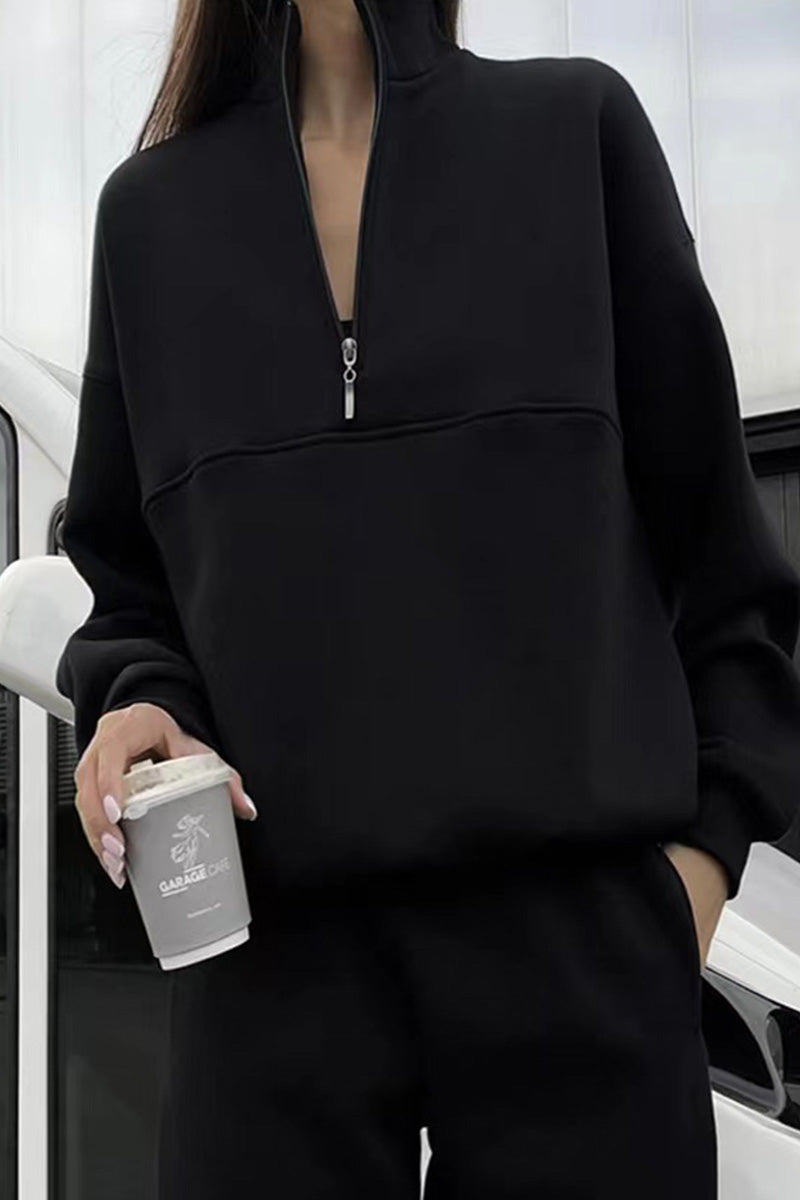 Completo donna due pezzi per l'autunno. Tuta comoda ed elegante, ideale per un outfit versatile e rilassato.