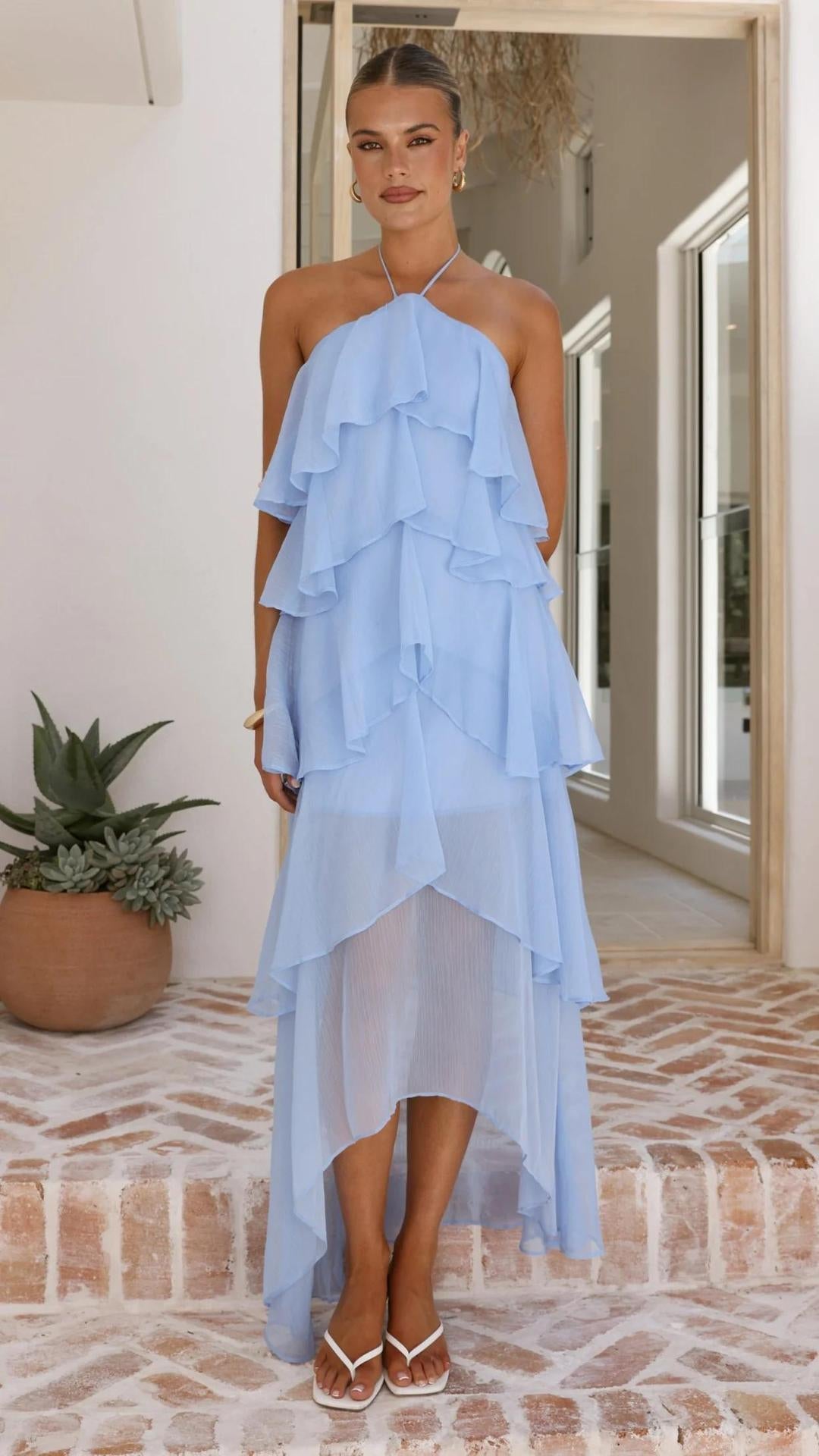 Abito donna lungo floreale, design estivo casual chic con le spalle scoperte.
