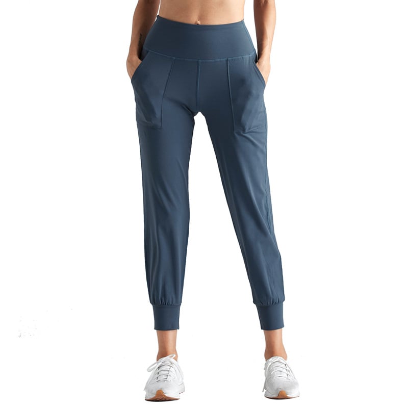 Pantaloni capri sportivi da donna per allenamento, yoga o relax, un must-have primaverile.