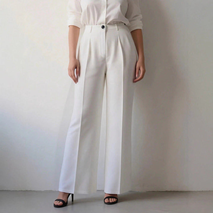 Pantaloni dritti donna a vita alta per un comfort quotidiano. Stile versatile, ideali per un look casual chic.