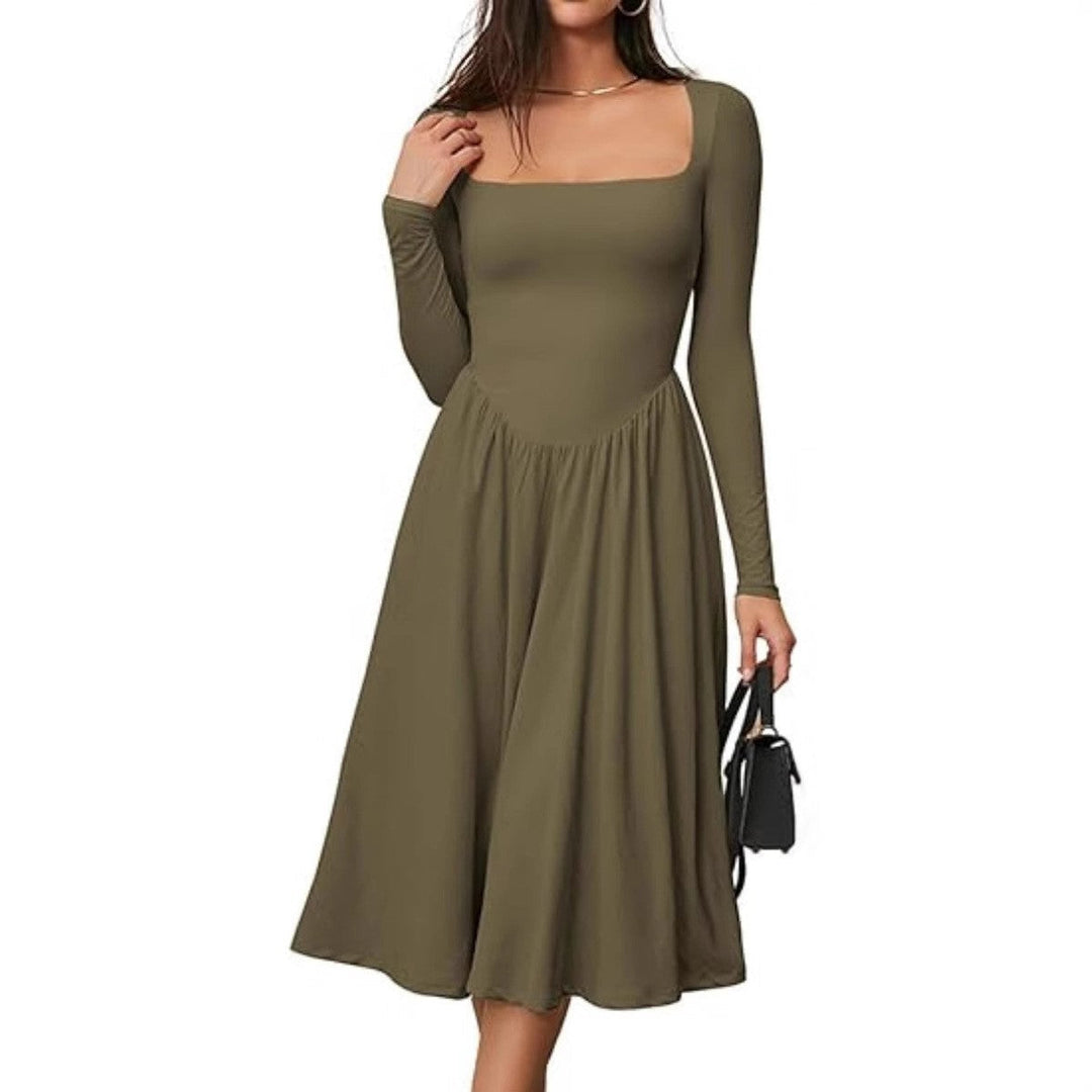 Abito donna midi a linea A con girocollo e maniche lunghe. Design elegante e confortevole per ogni occasione.