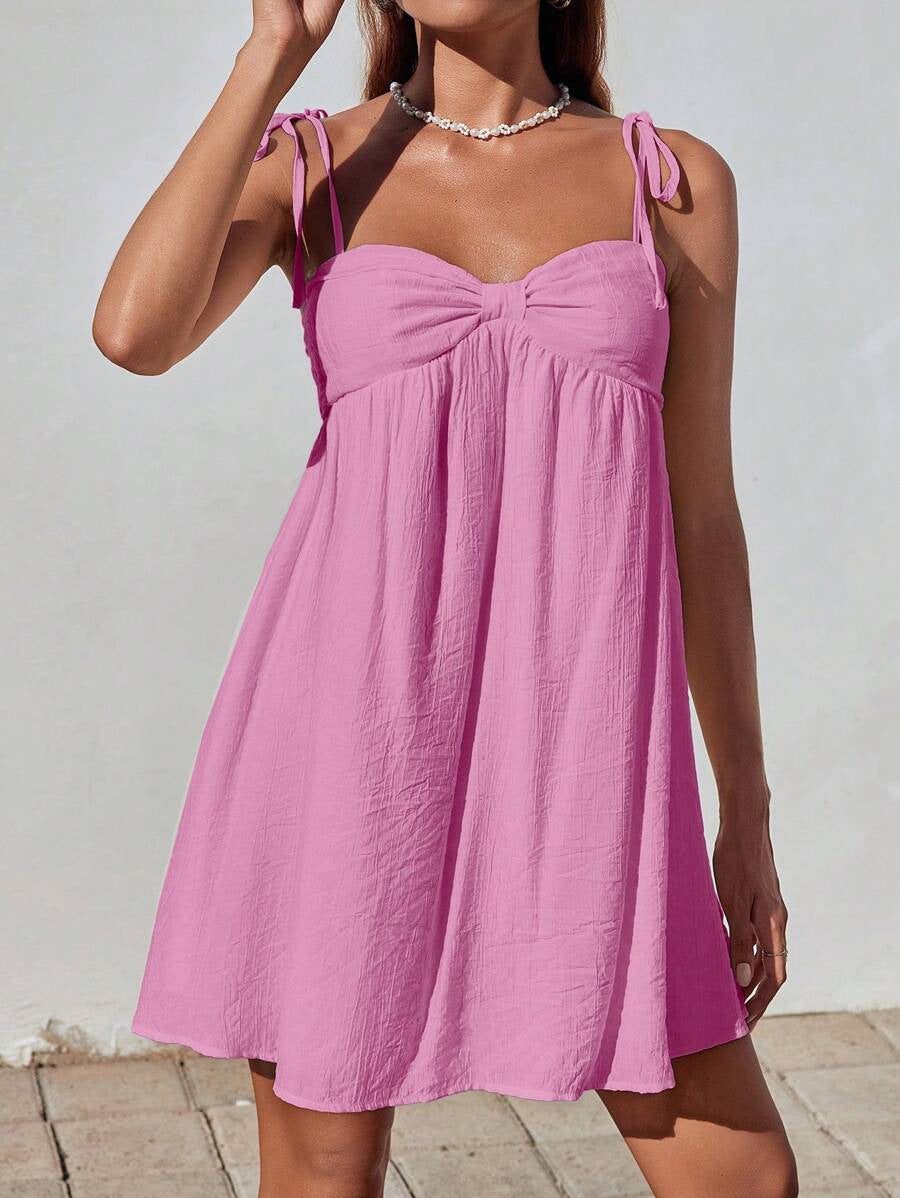 Mini abito donna, abbigliamento versatile per look estivo elegante. Comodo e di tendenza.