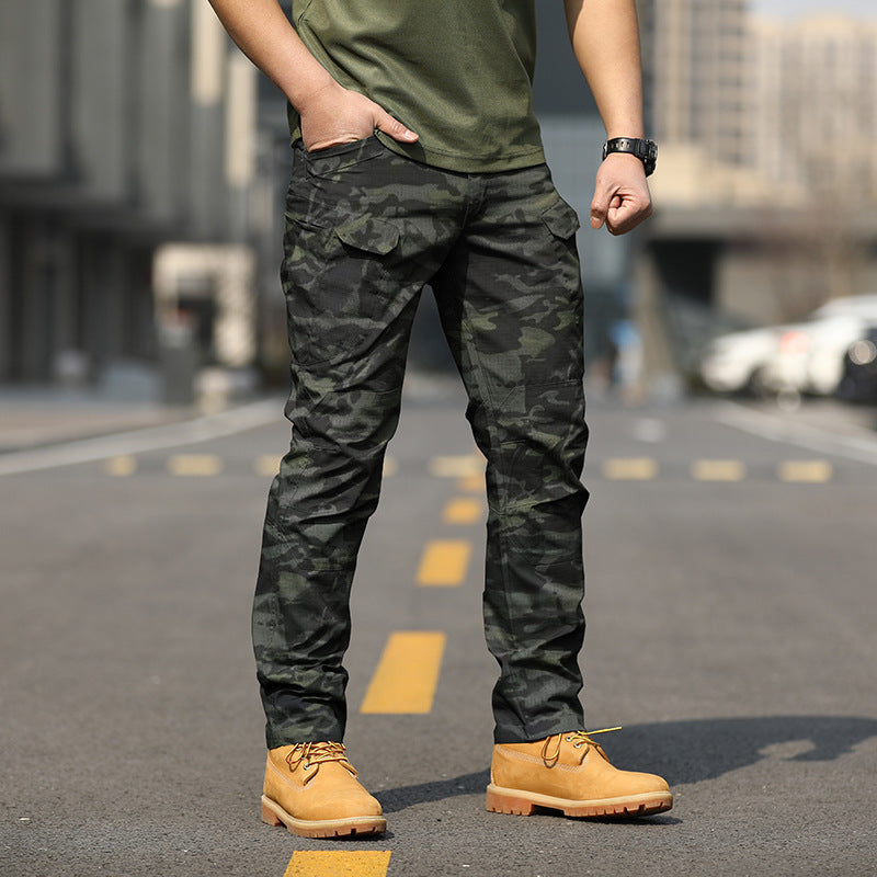 Pantaloni uomo autunno, cargo robusti e versatili, perfetti per outdoor. Antivento e impermeabili.