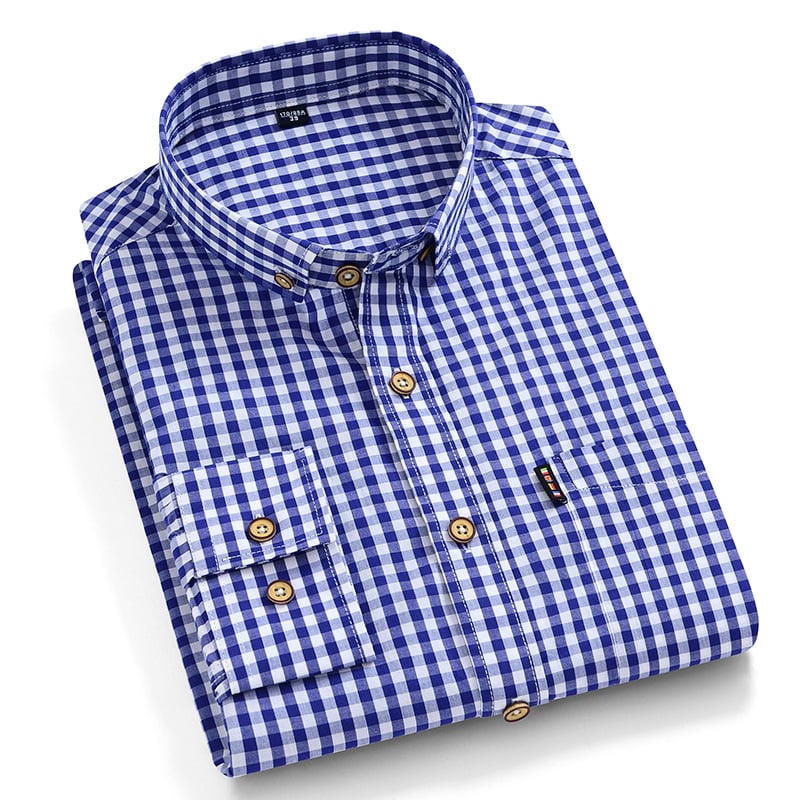 Elegante camicia uomo slim fit a maniche lunghe, con colletto quadrato e distintivo motivo a griglia.