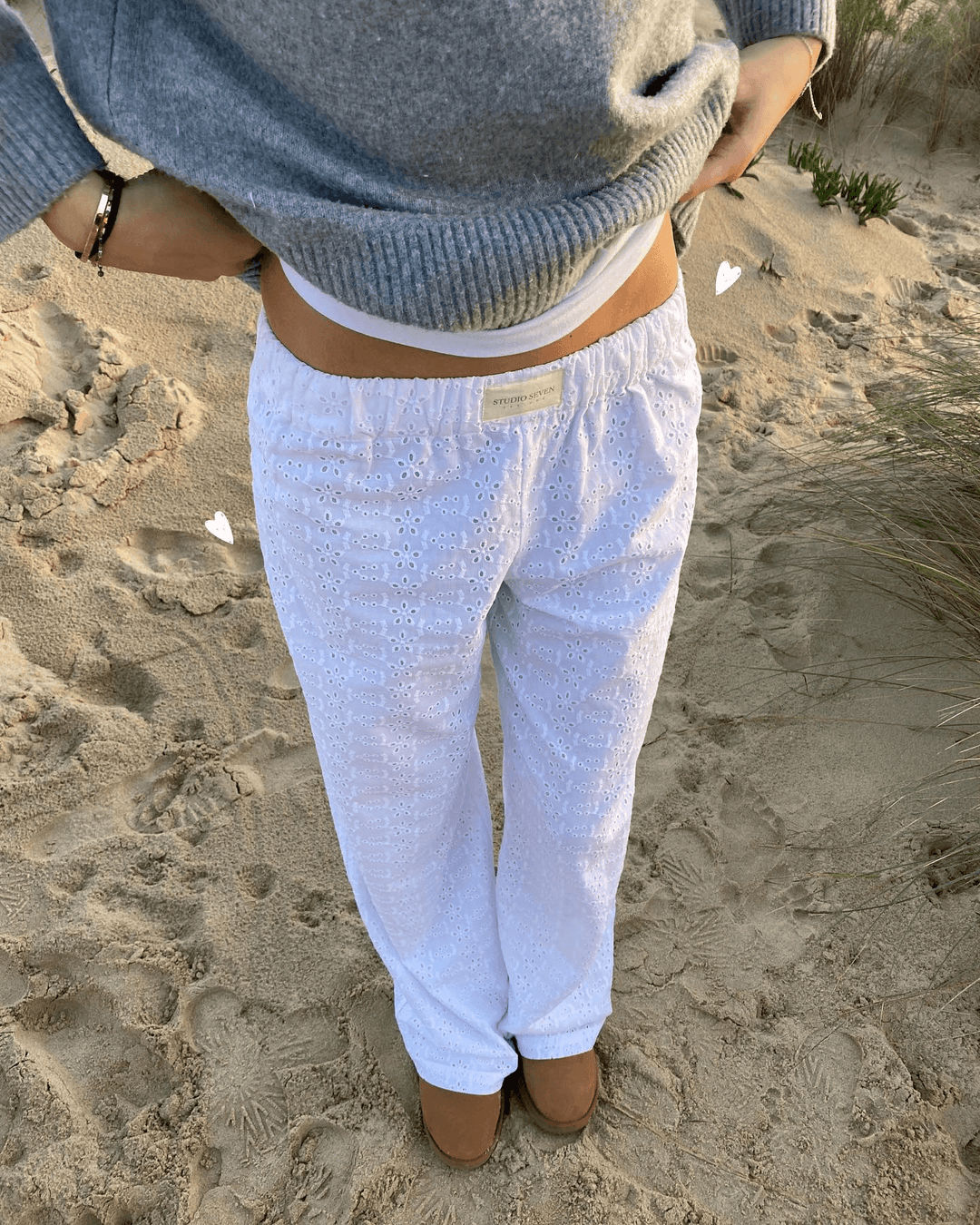 Pantaloni donna estivi/primaverili in cotone, comodi e morbidi, per un look casual rilassato e fresco.