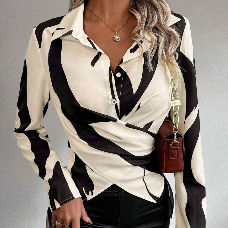 Camicia donna slim fit con maniche lunghe e dettagli a lacci a contrasto. Look moderno ed elegante per ogni occasione.