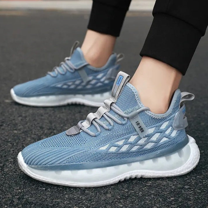 Suola spessa e punta tonda: scarpe da running uomo ammortizzate per stabilità e comfort in ogni attività sportiva.