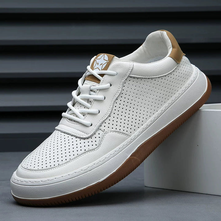 Calzature uomo casual retrò. Scarpe sportive traspiranti per comfort quotidiano e passeggio alla moda.
