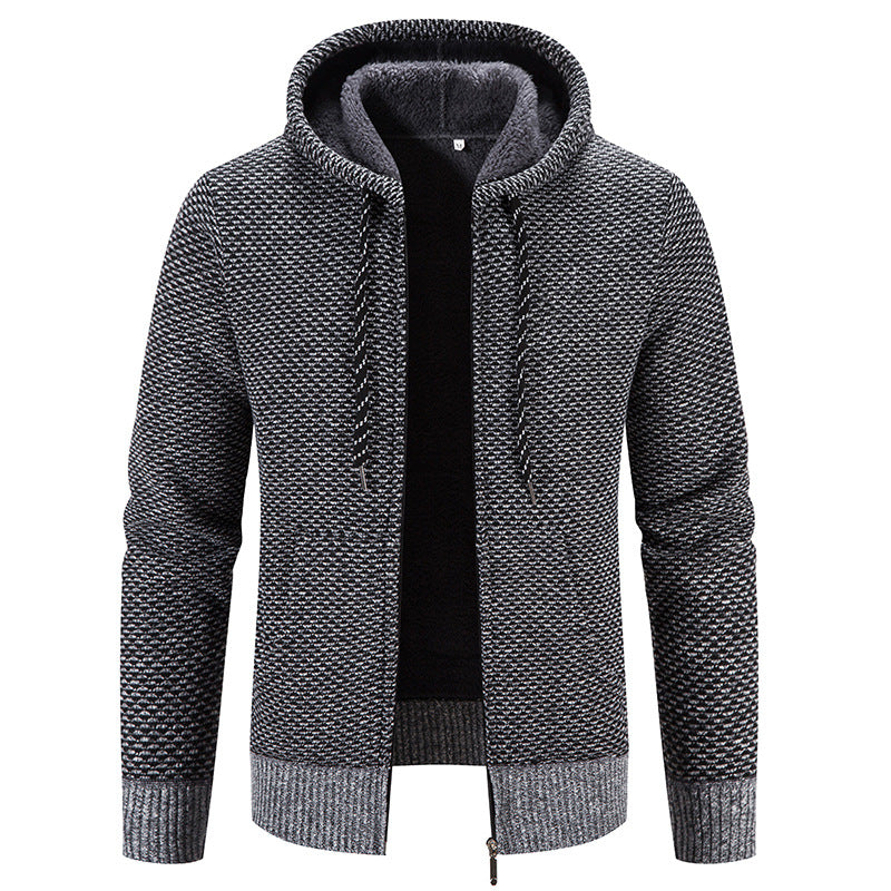 Cappotto invernale uomo con cappuccio, offre comfort e calore. Disponibile anche taglie forti per uno stile versatile.