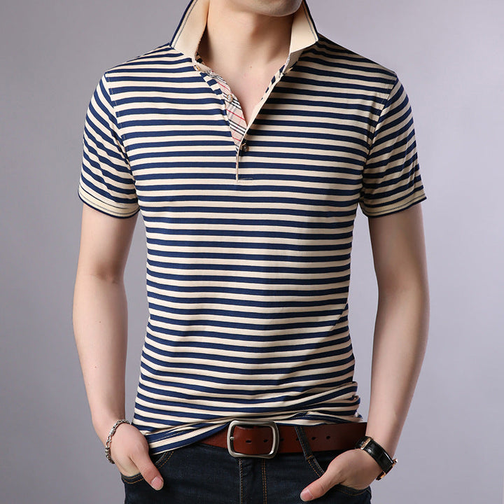 Polo uomo estiva elegante a maniche corte, stampa geometrica. Disponibile in verde, rosso, blu.