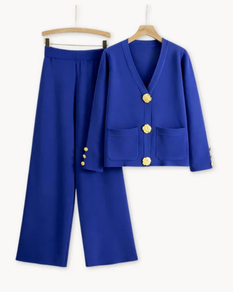 Completo maglieria donna di lusso, cardigan e pantaloni ampi per un outfit elegante e confortevole.