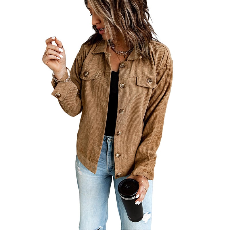 Giacca camicia donna casual con colletto a revers, ideale per le giornate fresche.