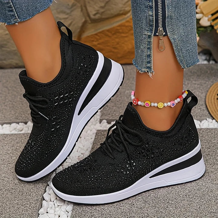 Calzature donna comode, sneakers con zeppa e scintillii, perfette per passeggio e moda donna.