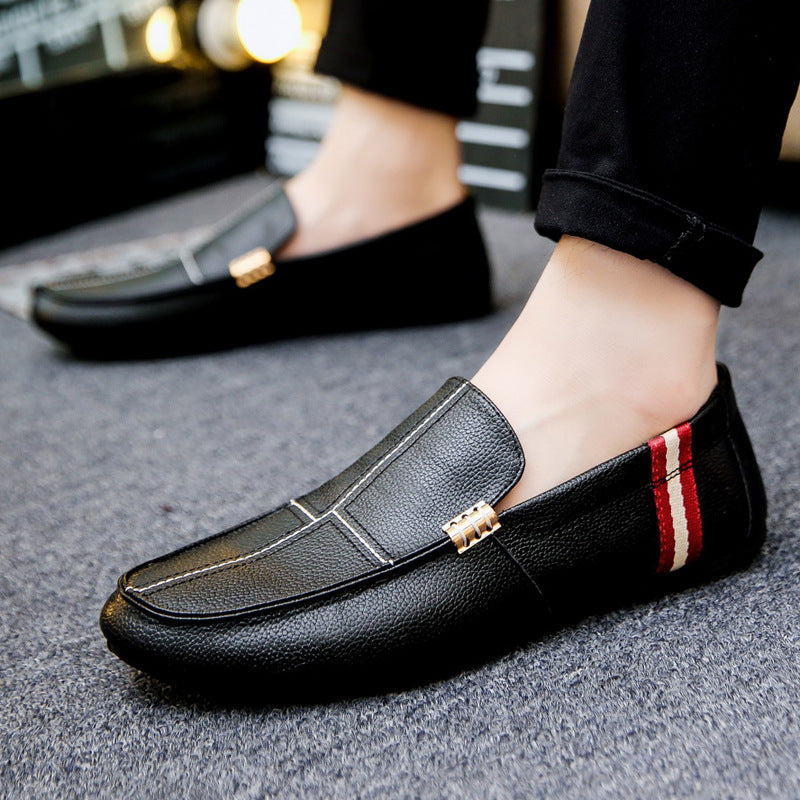 Mocassini uomo neri traspiranti senza lacci per comfort quotidiano. Scarpe casual leggere perfette per passeggio e viaggio.