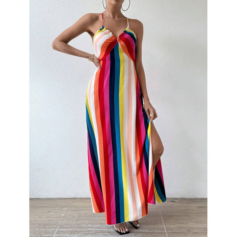 Abito donna bodycon a righe arcobaleno, elegante e vivace. Adatto per eventi estivi e look da spiaggia.