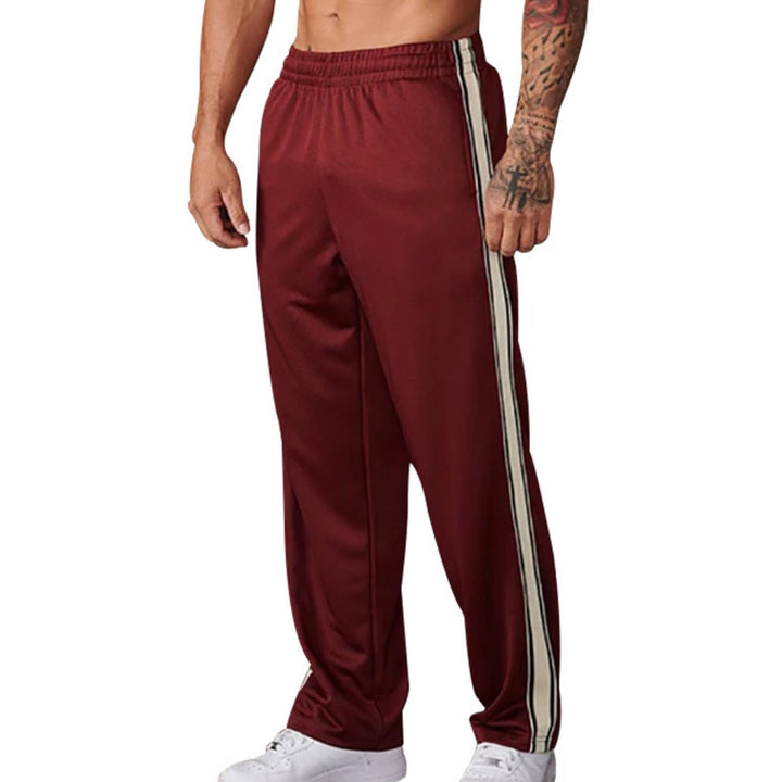 Pantaloni jogger da uomo ripiegati, versatili per outfit casual, sportivi o per il tempo libero.