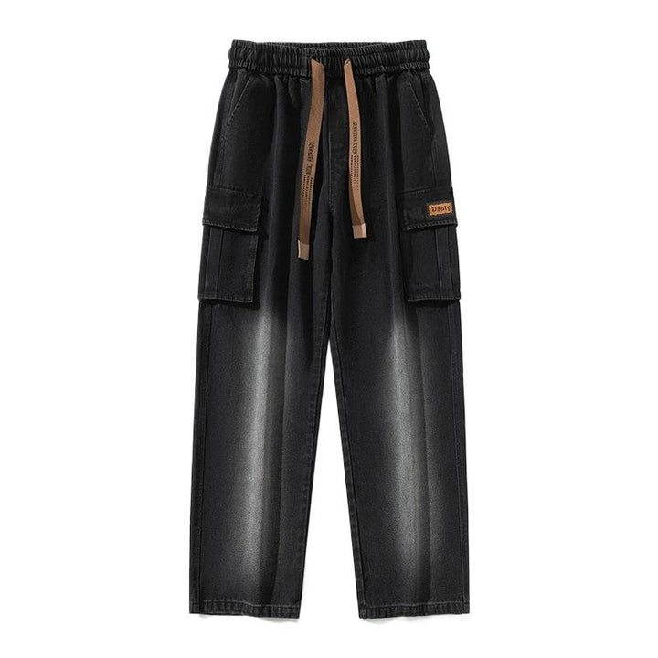 Comfort e stile: jeans uomo ampi con effetto sfumato, disponibili in blu cielo, blu grigio, nero.